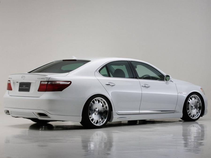  Lexus LS460 by Wald 2006 года  (фото 4 из 4)